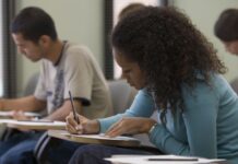 【周末】疫情影响 比利时大学生辍学率上升