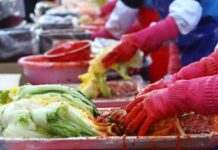 韩国:泡菜制作季临近 原材料涨价引担忧