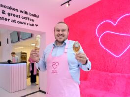 【趣闻】安特新开华夫饼屋推”性器官形状“饼干 引热议