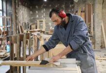 【范谈-专栏】没车没房没工作 比利时的中年人如何定义“躺平”?