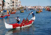 偷走小船“贡多拉”戏耍 两名游客在威尼斯遭拘捕