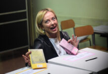 意大利新总理就职次日会晤马克龙