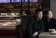 【周末深度】比媒专访:在比利时开薯条店的华人