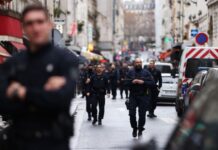 法国巴黎市区枪击事件致3人死亡