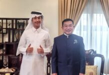 卡塔尔世界杯 | 特写:卡塔尔“拉伊卜”跟中国大使学古诗