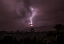 国际研究团队用激光成功引导闪电放电