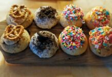 吃不完!美国熊孩子拿爸爸手机订1000美元外卖