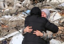 土叙震后救援进行时:废墟中救出更多幸存者