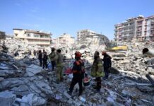 土耳其调查震区建筑倒塌 下令逮捕承包商等百余人