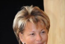 【尤伦斯夫人枪杀案】公司亏损8千多万 豪宅也出售