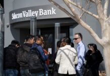 硅谷银行“垮掉”前都发生了什么