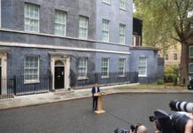 英国拟严法“劝退”偷渡客引争议