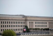 美国“泄密门”嫌疑人缘何得以接触“绝密”文件