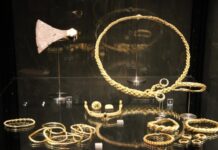 丹麦出土数百枚千年前银币