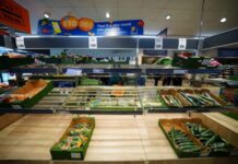 英国“食物银行”发放“救济粮”数量创纪录