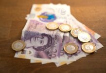 恐银行倒闭 英国人3月份提现金额创纪录