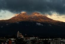 墨西哥城附近一火山活动增多 逾10万学生暂停到校上课