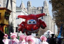 中国动画电影鼓励家庭“放下手机” 共建良性亲子关系