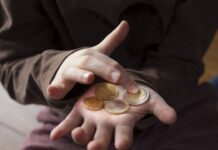 【比利时贫富差距继续拉大】穷的更穷 越陷越深