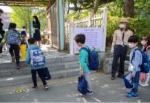 调查:韩国一年级小学生约7.3%有“手机瘾”