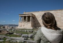 雅典卫城试行游客限流