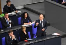 德国朔尔茨政府民调支持率创新低