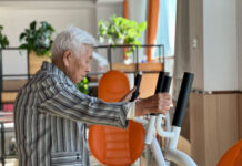 世界骨质疏松日:重视骨密度筛查 关注骨骼健康