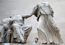 希腊总理访英要求归还文物 英国首相临时取消会晤