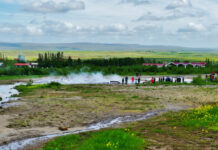 冰岛火山再喷发 岩浆高达80米!