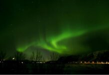 美国发布严重地磁暴预警 电网、卫星或受影响