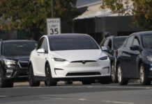 特斯拉德国工厂停产时间延长 每天过千辆车无法下线