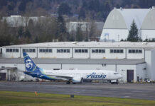 美国司法部就波音客机门塞掉落事故展开调查