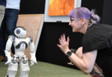 马斯克:AI两年内或将进化到“比最聪明的人还聪明”