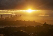 欧盟机构:全球月平均气温连续10个月刷新同期最高纪录