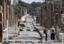 庞贝古城出土带壁画宴会厅