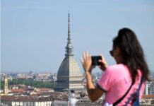 意大利都灵新规要求户外吸烟与他人间隔5米