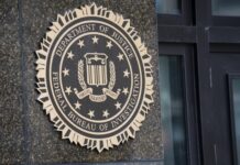 美国联邦调查局:美国老人去年被骗走逾34亿美元