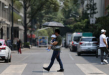 全球多地遭遇初夏高温天气