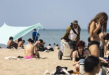 北半球多地遭遇极端高温天气