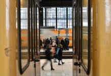 拥堵晚点受诟病 德国重要铁路线停运改造5个月