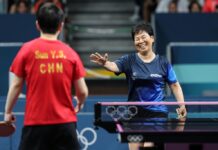 巴黎奥运会 | 61岁倪阿姨对战23岁莎莎,没有输!