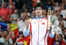 巴黎奥运会 | 游泳综合:潘展乐破世界纪录夺冠 中国泳军迎首金