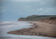 英吉利海峡偷渡酿悲剧 2岁幼童被踩踏致死