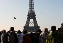 法国总理承诺削减公共支出并加强边境管控