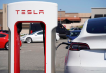 特斯拉股价大跌近9% 分析师称发布会“乏善可陈”