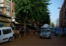 西班牙洪水致近百人死亡  巴伦西亚一天下一年雨量