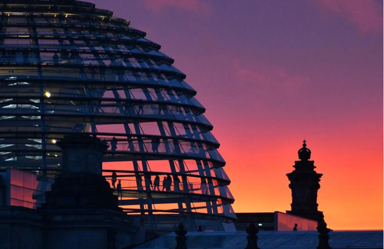 德国主要在野党和民调呼吁“立刻”组织选举