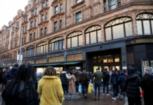 英国警方对前哈罗德百货老板生前丑闻启动新调查