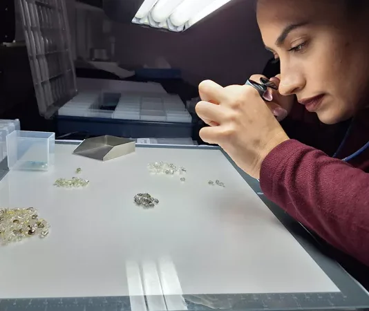 【周末观察】世界钻石交易中心谁是老大:安特卫普VS迪拜?