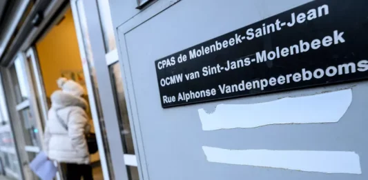 【民生】比利时四万多学生领低保